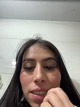 Snapshot of BIJOU_SECRET chatting on 11/16/25, 01:55 BIJOU SECRET online show from 11/16/25, 01:55