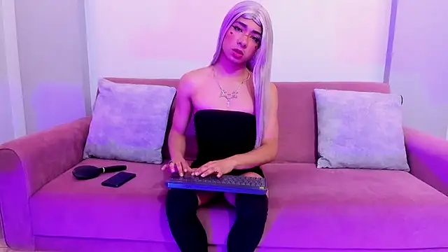 whisper nova online show from 11/10/25, 09:03