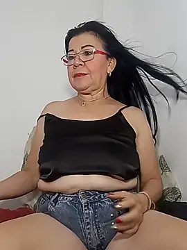 laliItaclark online show from 05/26/26, 10:22