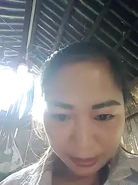 yeu-yeu online show from 10/28/25, 01:42