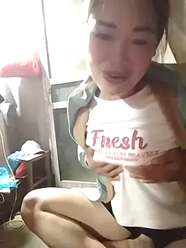 yeu-yeu online show from 11/10/25, 01:10