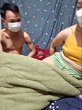 Snapshot of Phoena-a chatting on 12/14/25, 12:32 Phoena-a online show from 12/14/25, 12:32