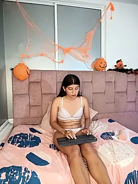 Snapshot of YeseniaRodriguez3 chatting on 10/25/25, 09:42 YeseniaRodriguez3 online show from 10/25/25, 09:42