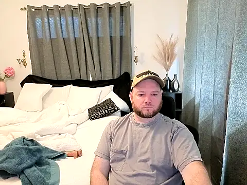 john clarisa online show from 10/31/25, 10:44