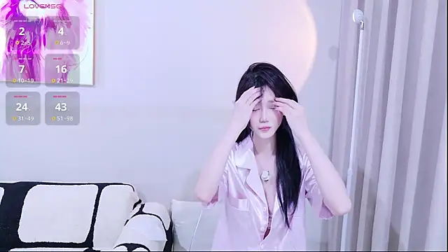 Snapshot of xiaoxi---n chatting on 11/18/25, 10:09 xiaoxi---n online show from 11/18/25, 10:09