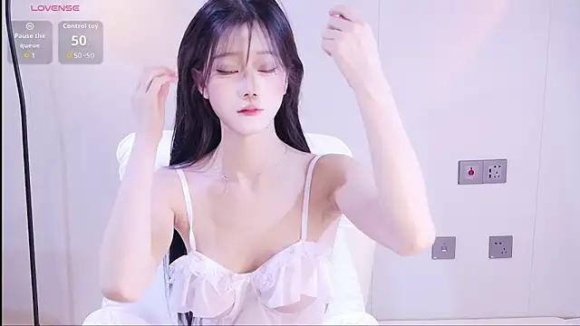 Snapshot of xiaoxi---n chatting on 06/01/26, 05:31 xiaoxi---n online show from 06/01/26, 05:31