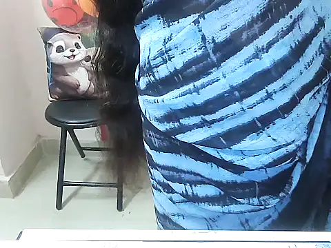 Snapshot of lo_e_shreya chatting on 11/01/25, 03:41 lo e shreya online show from 11/01/25, 03:41