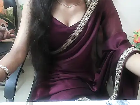 Snapshot of lo_e_shreya chatting on 11/14/25, 03:38 lo e shreya online show from 11/14/25, 03:38