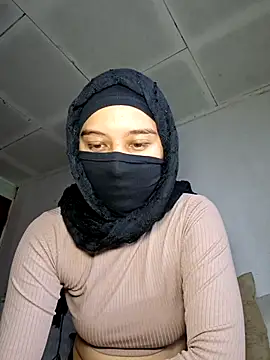 AmirahZahra  online show from 10/28/25, 02:20