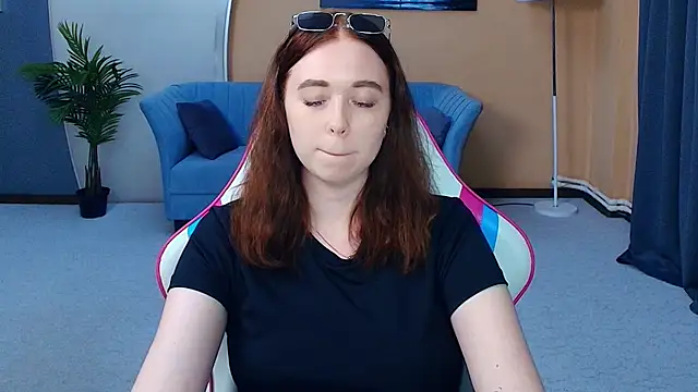 AddieOsler online show from 05/18/26, 07:52