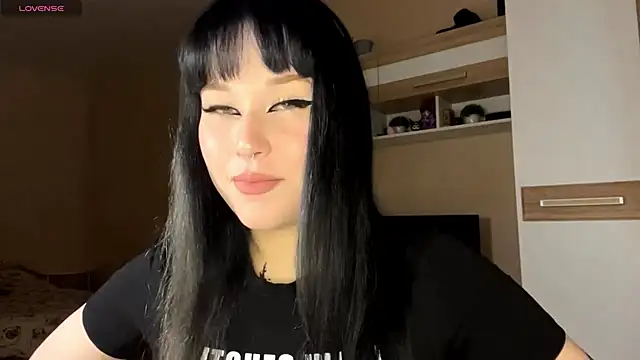 LaurenOveson online show from 10/28/25, 07:23