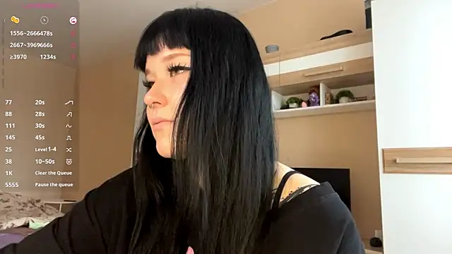 LaurenOveson online show from 12/04/25, 08:12