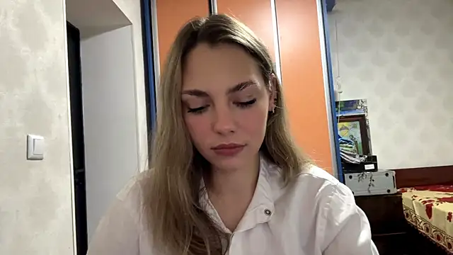 Snapshot of IlanaLafferty chatting on 11/11/25, 06:41 IlanaLafferty online show from 11/11/25, 06:41