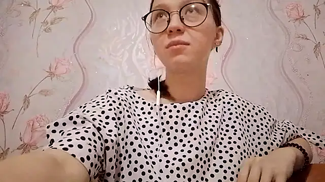 SalenaAhnell online show from 10/28/25, 05:26