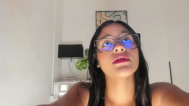 lizzakennedy online show from 05/20/26, 01:28