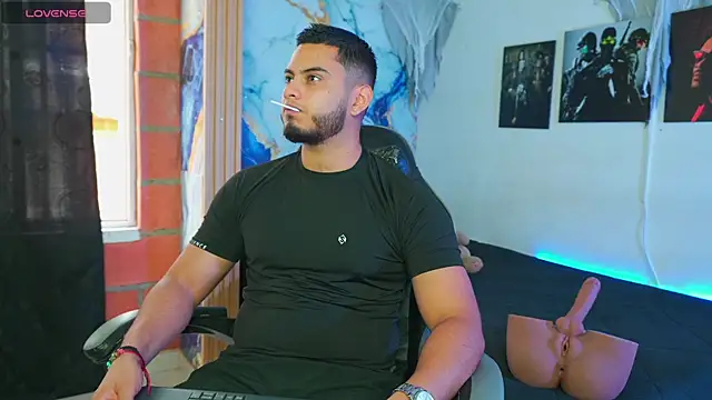 Tiler wolker online show from 11/07/25, 08:42