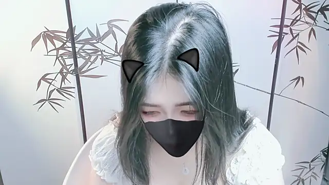 Snapshot of SweetAngel- chatting on 10/27/25, 02:37 SweetAngel- online show from 10/27/25, 02:37