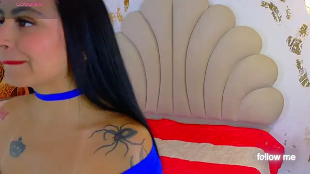 Snapshot of HellemMonet chatting on 12/04/25, 07:33 HellemMonet online show from 12/04/25, 07:33