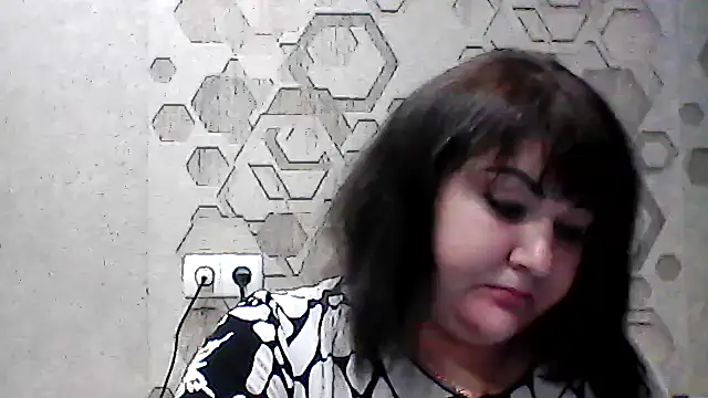 KaralinaLoverq online show from 10/28/25, 05:04