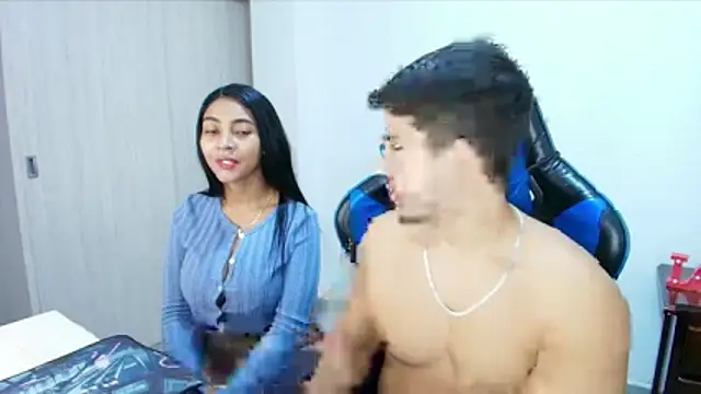 sophia and alex online show from 11/13/25, 04:06