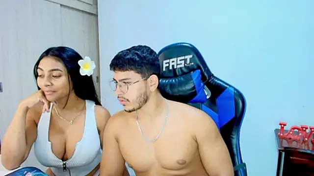 sophia and alex online show from 12/19/25, 12:39