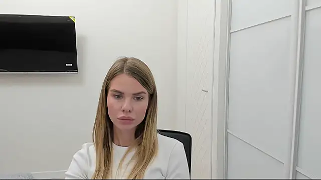 LinaBey online show from 10/26/25, 04:13