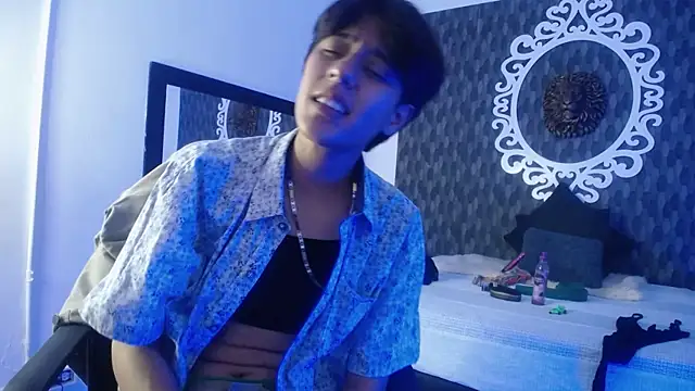 Snapshot of Ghost__Girl_ chatting on 11/01/25, 02:13 Ghost Girl online show from 11/01/25, 02:13