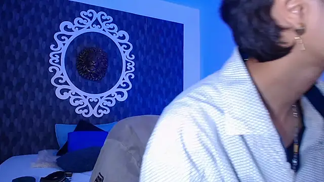 Snapshot of Ghost__Girl_ chatting on 11/21/25, 03:05 Ghost Girl online show from 11/21/25, 03:05