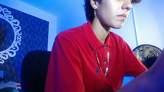 Snapshot of Ghost__Girl_ chatting on 12/15/25, 05:39 Ghost Girl online show from 12/15/25, 05:39