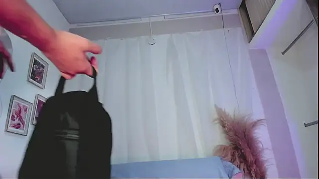 Snapshot of Sweetiee_Aurora chatting on 11/27/25, 08:22 Sweetiee Aurora online show from 11/27/25, 08:22