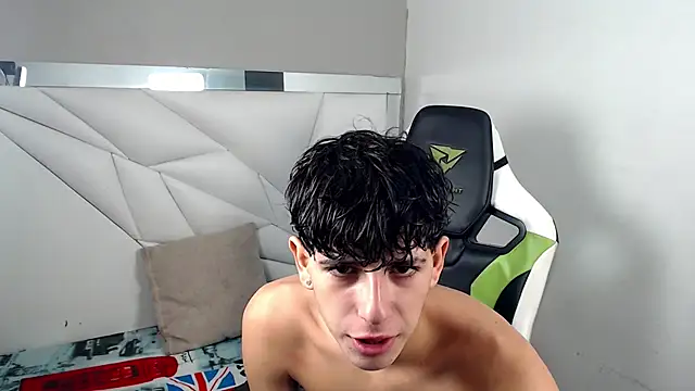 Cash G  online show from 12/15/25, 08:24