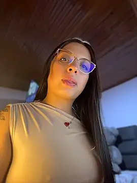 Im Saraaaa online show from 07/23/26, 01:58