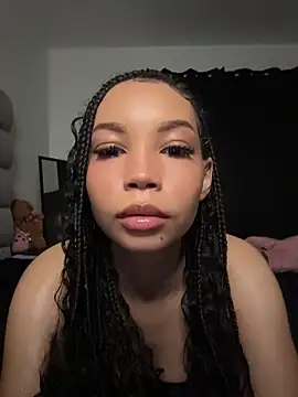 nikkiloveee online show from 06/15/26, 07:43