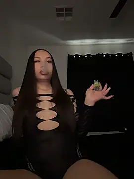 nikkiloveee online show from 07/11/26, 04:32