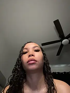 nikkiloveee online show from 07/23/26, 07:34