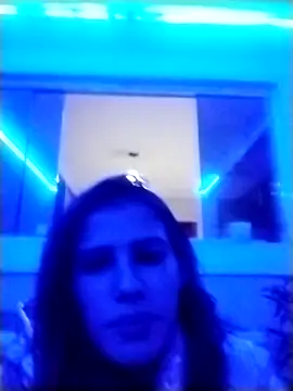 larah4 online show from 10/26/25, 04:18