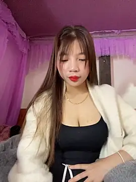 Zlienr023 online show from 11/19/25, 12:43