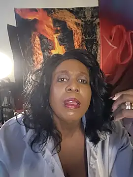 Snapshot of veronicasteel73 chatting on 11/04/25, 10:03 veronicasteel73 online show from 11/04/25, 10:03