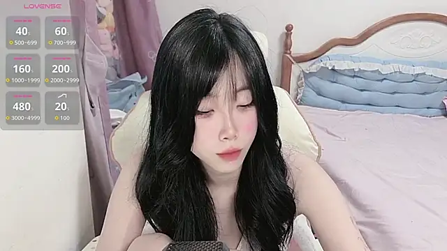 Snapshot of Vivian-88 chatting on 04/10/26, 04:06 Vivian-88 online show from 04/10/26, 04:06