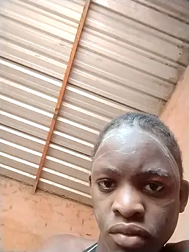 Snapshot of Blondecurv24 chatting on 12/05/25, 09:18 Blondecurv24 online show from 12/05/25, 09:18