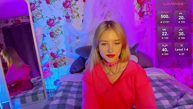 Snapshot of KissChristie__ chatting on 11/22/25, 07:13 KissChristie online show from 11/22/25, 07:13