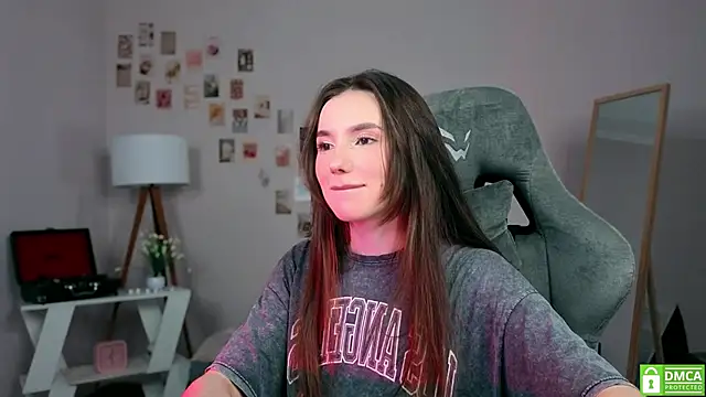 Snapshot of yourfrenchteacher chatting on 10/31/25, 04:13 yourfrenchteacher online show from 10/31/25, 04:13