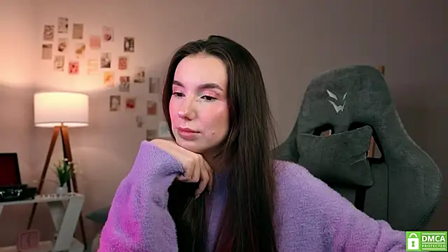 Snapshot of yourfrenchteacher chatting on 11/06/25, 04:46 yourfrenchteacher online show from 11/06/25, 04:46