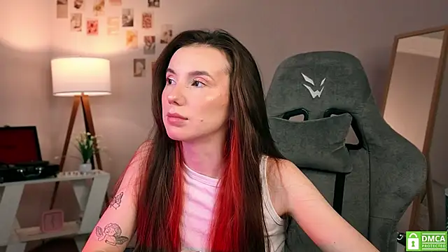 Snapshot of yourfrenchteacher chatting on 11/07/25, 05:18 yourfrenchteacher online show from 11/07/25, 05:18