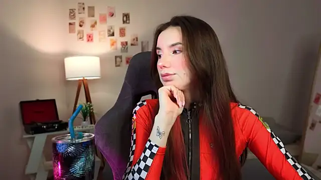 Snapshot of yourfrenchteacher chatting on 12/14/25, 04:18 yourfrenchteacher online show from 12/14/25, 04:18