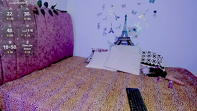 BONNIEFLOREZ online show from 11/12/25, 05:24