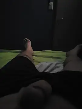 Snapshot of Tincho1051 chatting on 12/16/25, 01:27 Tincho1051 online show from 12/16/25, 01:27