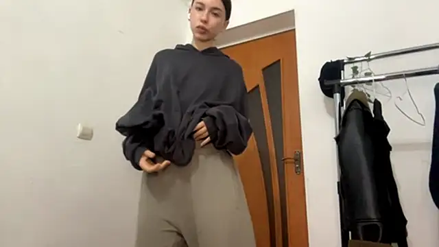 Snapshot of LilithFlamey chatting on 10/29/25, 07:10 LilithFlamey online show from 10/29/25, 07:10