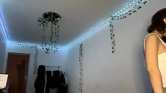 Snapshot of LilithFlamey chatting on 11/21/25, 06:17 LilithFlamey online show from 11/21/25, 06:17