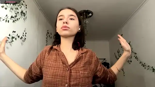 Snapshot of LilithFlamey chatting on 12/15/25, 09:35 LilithFlamey online show from 12/15/25, 09:35